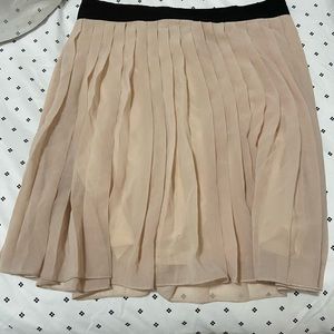 Forever 21 Cream Pleated Skirt